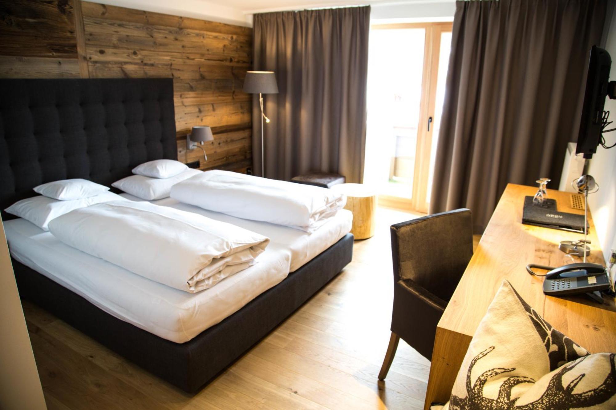 Der Gruene Baum Mountain Boutique Hotel Ehrwald Bilik gambar