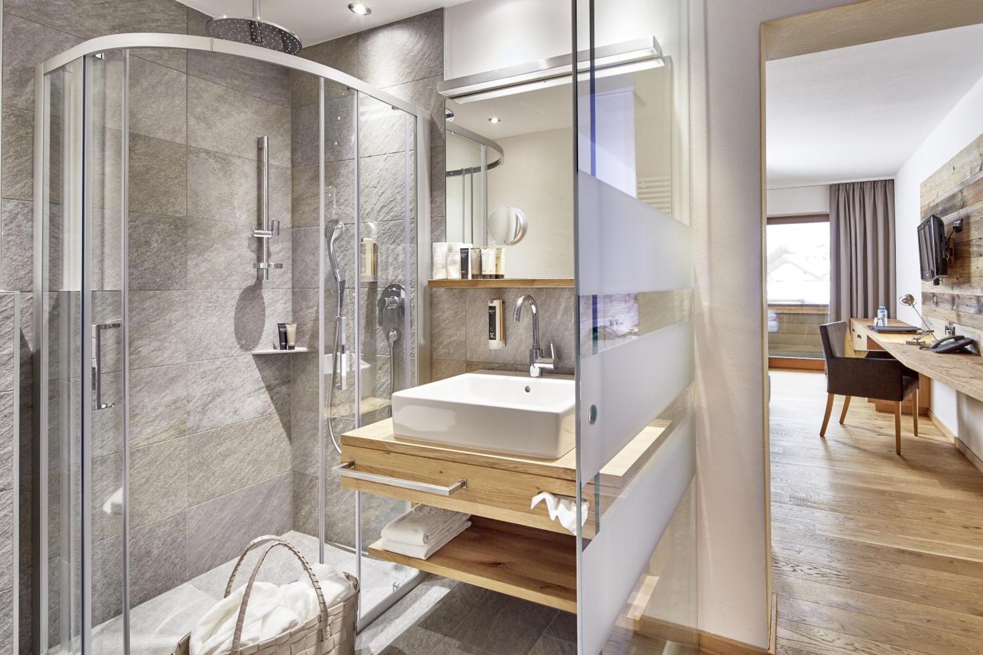 Der Gruene Baum Mountain Boutique Hotel Ehrwald Bilik gambar