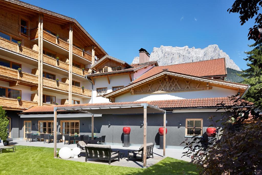 Der Gruene Baum Mountain Boutique Hotel Ehrwald Luaran gambar